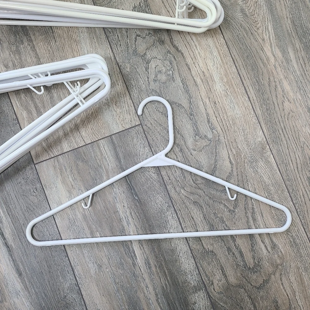 20 White Plastic Hangers | Closet Organizing